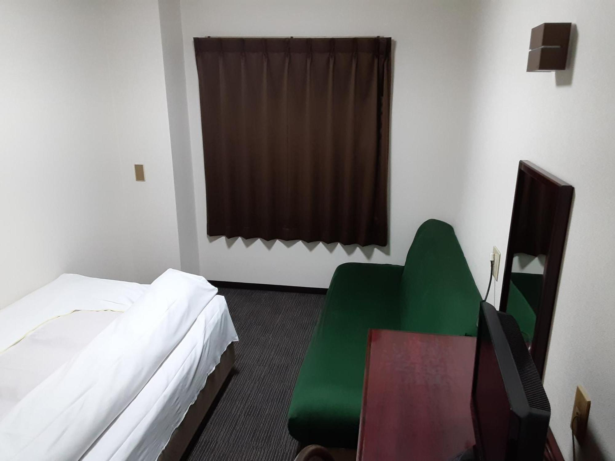 Aoi Business Hotel Fukuyama Bagian luar foto