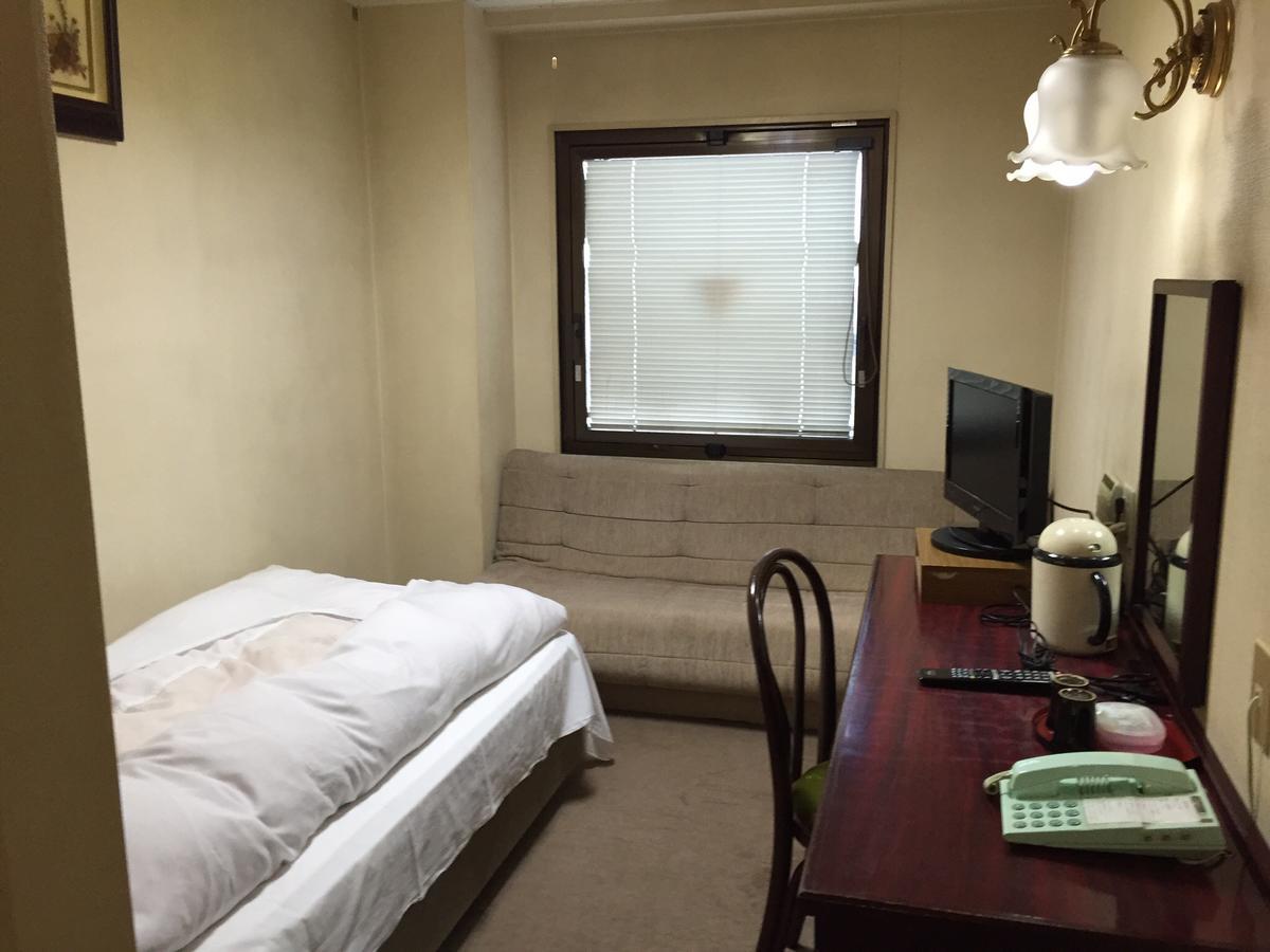 Aoi Business Hotel Fukuyama Bagian luar foto