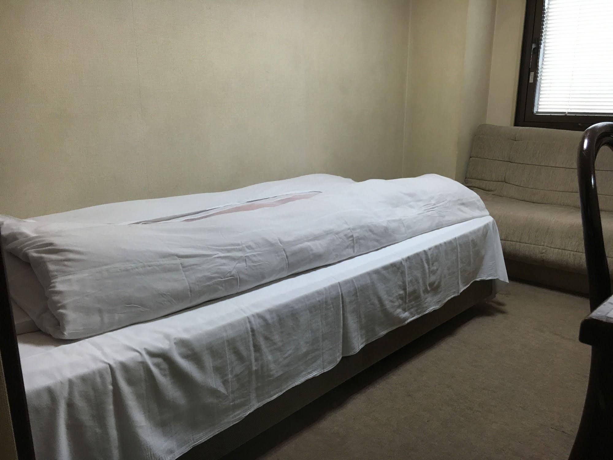 Aoi Business Hotel Fukuyama Bagian luar foto