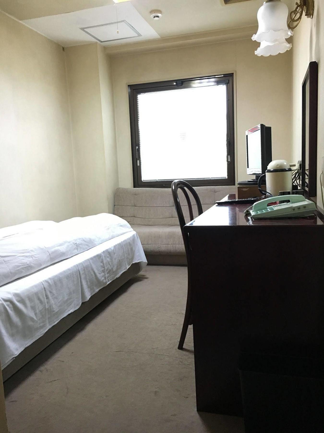 Aoi Business Hotel Fukuyama Bagian luar foto